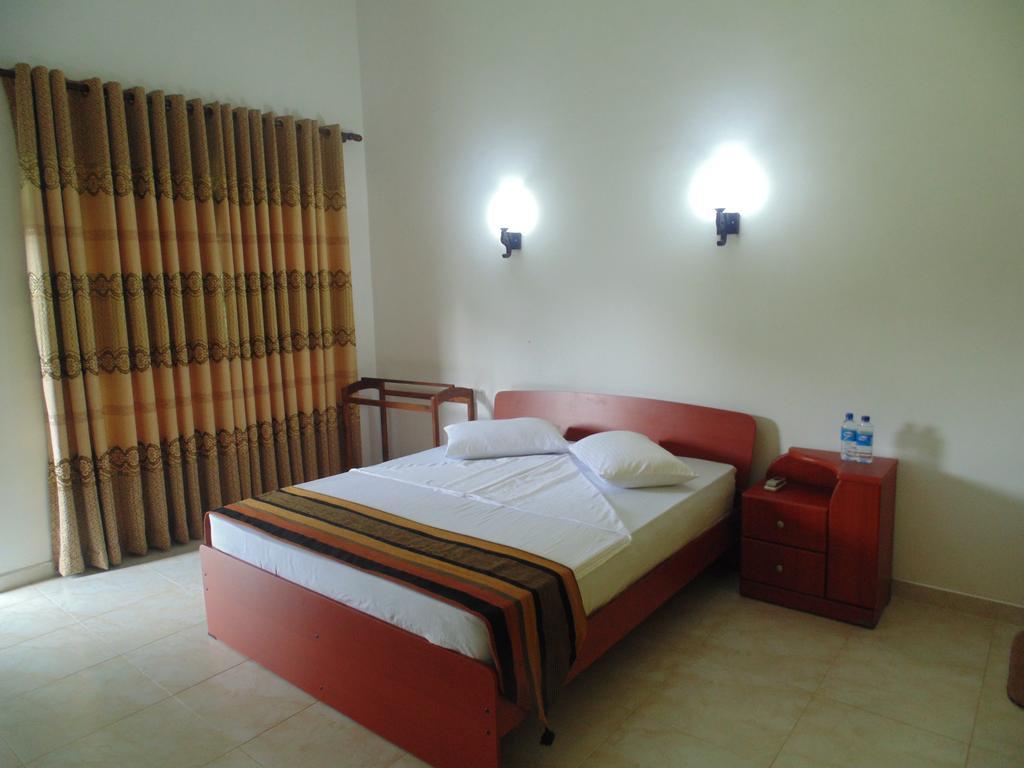 White Eagle Hotel Sigiriya Exteriör bild
