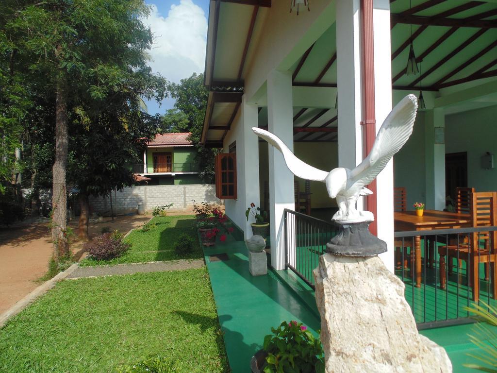 White Eagle Hotel Sigiriya Exteriör bild