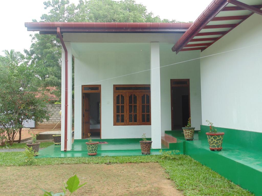 White Eagle Hotel Sigiriya Exteriör bild